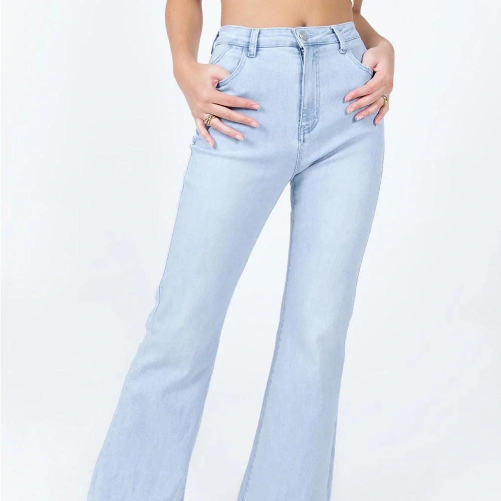 Princess Polly Better With You Jeans Light Wash Denim - Picture 2 of 7
